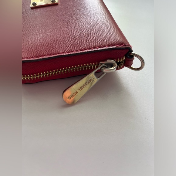 Michael Kors Jet Set Wallet - Picture 8 of 10